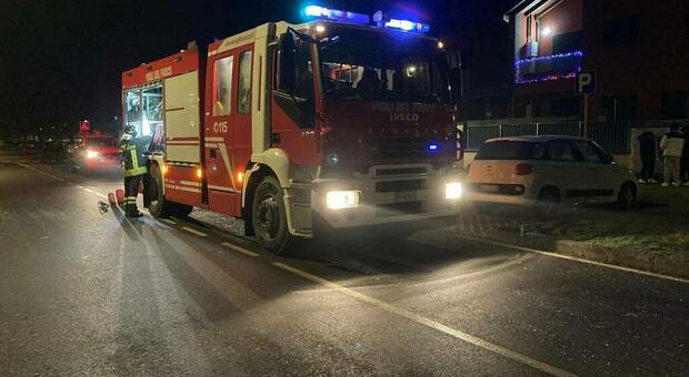Civitanova, incendio nell'autofficina del soccorso stradale: non si esclude il dolo