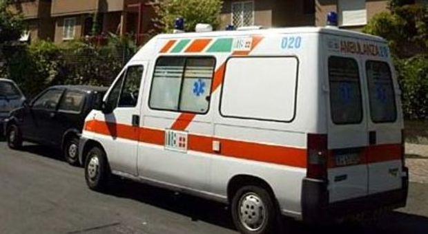 Bologna, bimbo di 8 anni si ferisce con un vetro e muore dissanguato