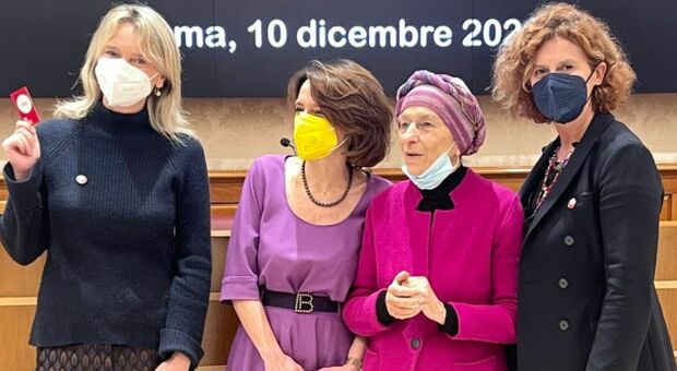 Le bambine spose in Italia, Emma Bonino: «Un dramma ignorato»