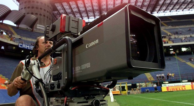 Calcio in tv, Premium rischia la smobilitazione: 40 giornalisti col fiato sospeso