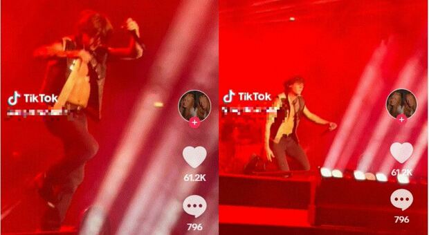 Rkomi cade dal palco durante il concerto a Roma: il video è virale