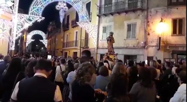 Sicignano, la paura del terremoto nella processione di San Rocco