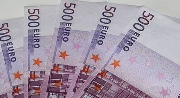 Porti franchi e carenze bancarie: in Europa si riciclano 200 MLD di euro l’anno