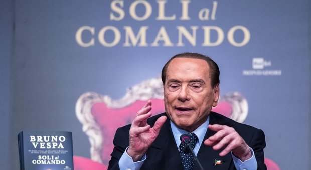 Berlusconi alla presentazione del libro di Vespa