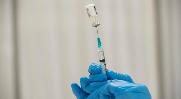 Vaccini in Campania, immunizzati 2.689.145 cittadini con la doppia dose