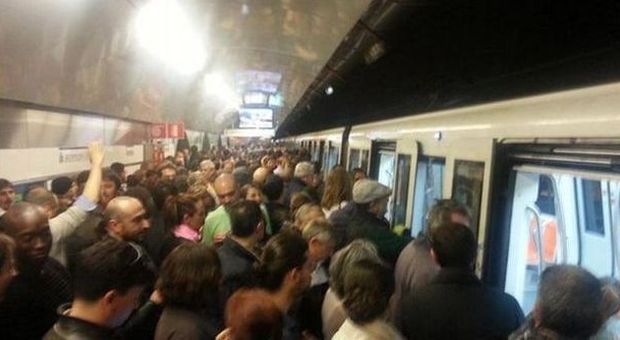 Sciopero metro a Roma, la Cgil difende i macchinisti che hanno bloccato i treni