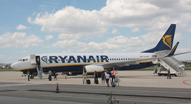 Pesaro, «Vacanze rovinate da Ryanair Dall'avvocato per farci rimborsare tutto»