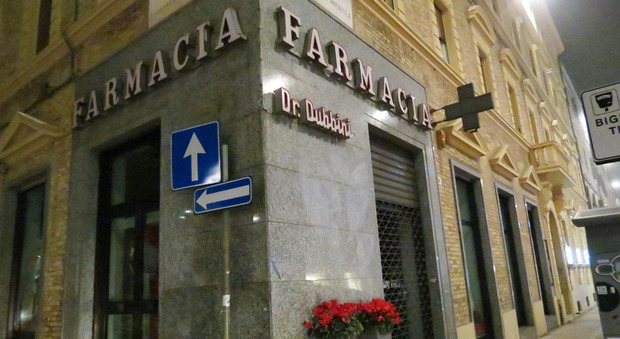 Ancona, rapina alla farmacia Dubbini Ha 46 anni il presunto autore: fermato