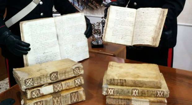 Gaeta, riconsegnati dai Carabinieri quadri e manoscritti trafugati in chiesa
