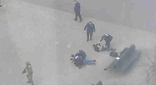 Attentati a Bruxelles, fermati due giovani sospettati nel centro della città