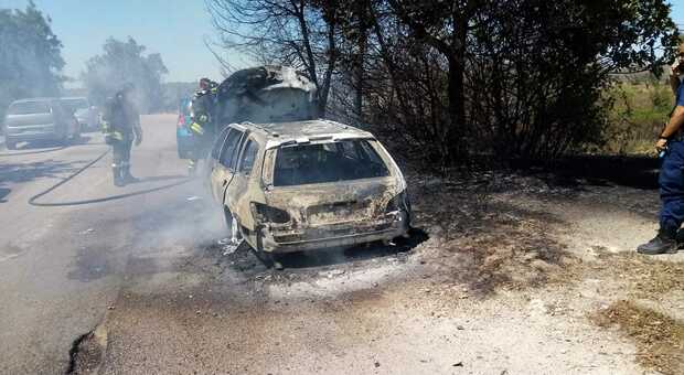 Incendio nella zona industriale: distrutte quattro auto dei dipendenti di un istituto di vigilanza