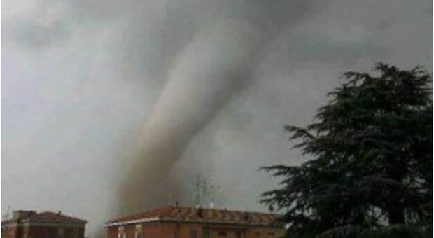Tornado in arrivo in Italia, il Cnr: «Lazio, Puglia e Calabria le regioni più a rischio»