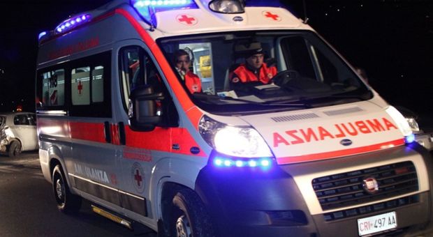 Pesaro, overdose in casa: donna di 44 anni salvata in extremis
