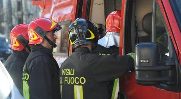 Appartamento in fiamme a Trastevere: coppia di anziani salvata dai vicini