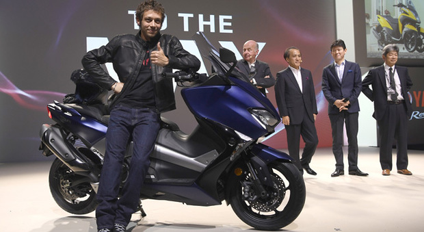 Valentino Rossi ha svelato il nuovo Yamaha T-Max