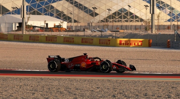 Verstappen in pole nel Gp del Qatar, secondo Russel. Staccate le Ferrari: Leclerc 5°, Sainz dodicesimo
