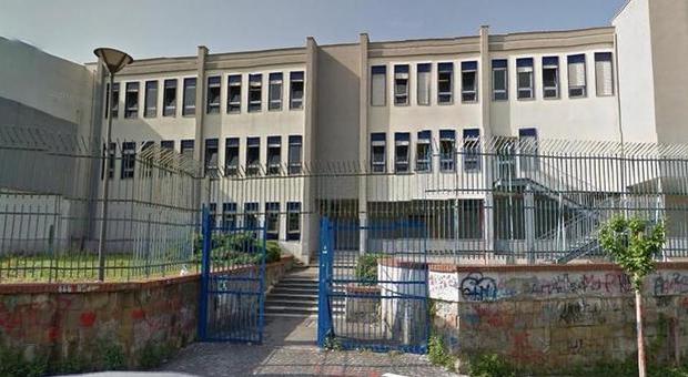 Abusi sessuali su 12enni a scuola: insegnante denunciato e condannato