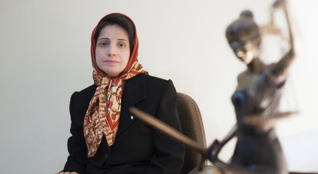 Iran, l'avvocato paladina dei diritti umani condannata a 38 anni di carcere e 148 frustate
