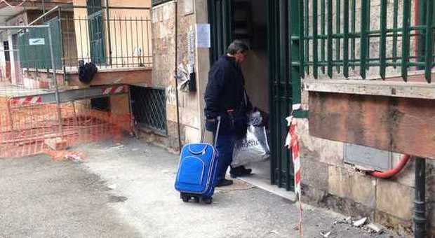 Voragine a Napoli, rientrano le famiglie sfollate | Videointerviste