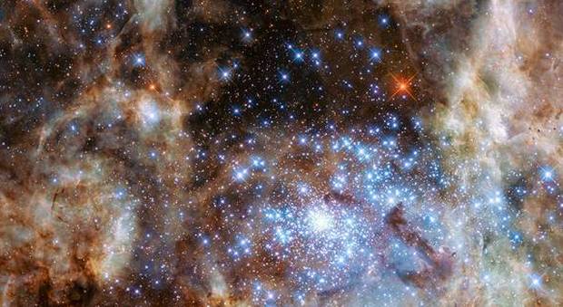 Spazio, scoperti 9 mostri 'stellari': sono grandi 100 volte più del Sole