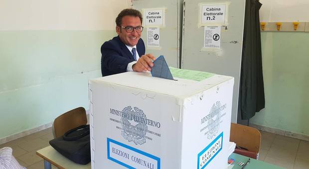 Volla, Di Marzo a valanga: sindaco con 2.130 voti di scarto