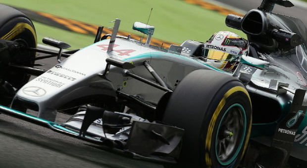 Monza, le Mercedes sono subito veloci: Hamilton davanti a Rosberg, Vettel terzo Ecclestone gela tutti: «Rinnovo improbabile»