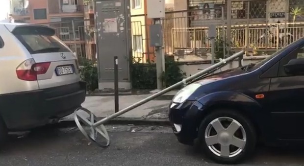 Jorginho, palo sull'auto mentre torna a casa: «Anche questo è Napoli»