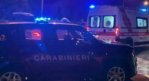 Schiamazzi nel palazzo, donna sta male: carabinieri le salvano la vita