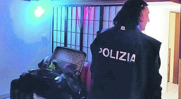 Prostitute nell'alcova dei brasiliani: irruzione e denunce a Salerno