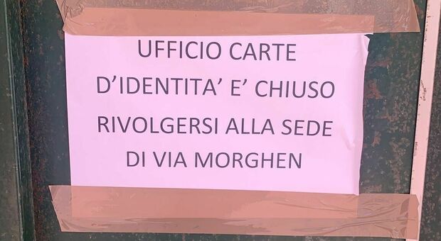 Napoli, al Vomero manca un dipendente e l'ufficio carte d'identità chiude