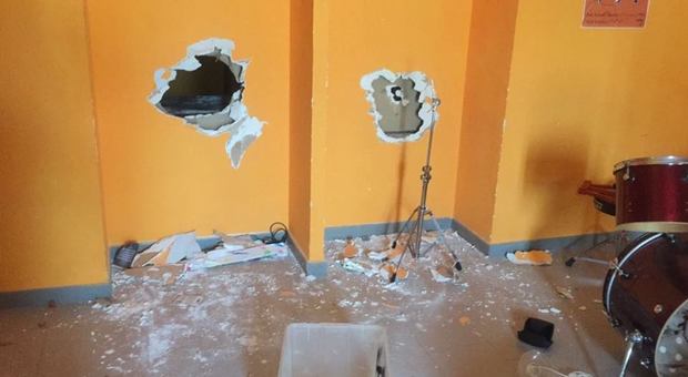 Raid a Ponticelli, vandalizzati i laboratori dell'Arci Movie inaugurati due mesi fa