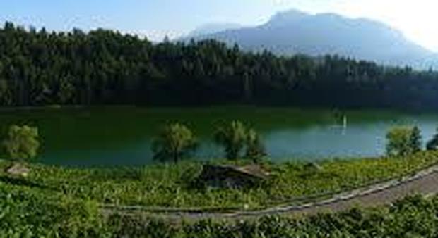 Il lago di Canzolino in Valsugana
