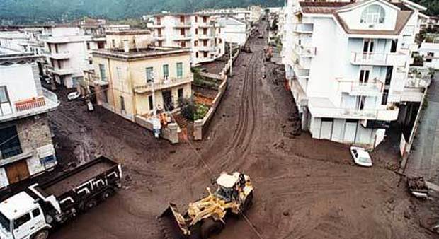 Il pasticcio delle case ricostruite dopo l'alluvione di Sarno: «Consegneremo le chiavi al sindaco»