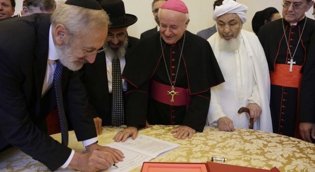 Ebrei, musulmani e cattolici uniti contro l'eutanasia, firmato un documento congiunto