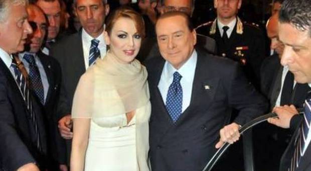 Francesca Pascale compie 30 anni Compleanno con Silvio Berlusconi