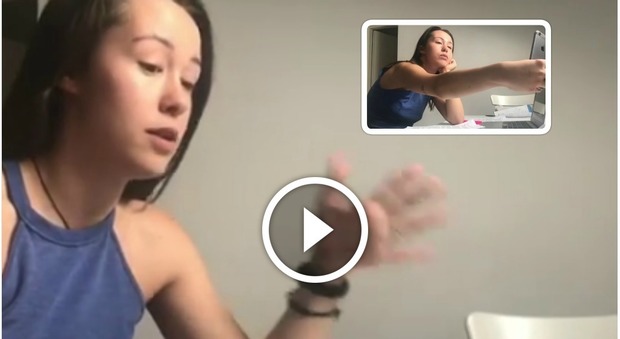 Aurora e il metodo di studio "infallibile" per l'esame: il video su Instagram è virale