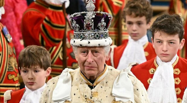 «Re Carlo III guadagna con le eredità dei morti», l'inchiesta choc del Guardian: ecco come fa