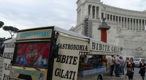 Roma, cancellata la stangata sui camion bar: slitta la delibera con gli aumenti delle tasse per suolo pubblico