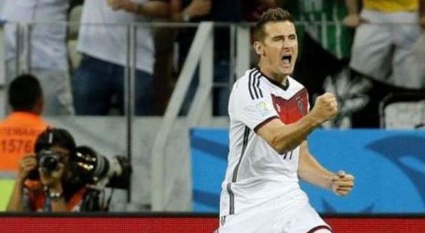 Klose eguaglia Ronaldo e salva la ​Germania: col Ghana finisce 2-2