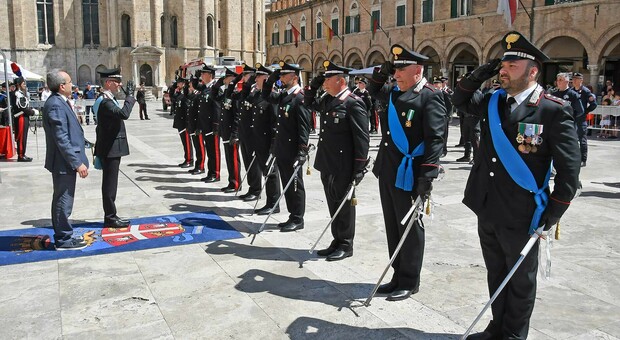 La cerimonia dei carabinieri in piazza del Popolo
