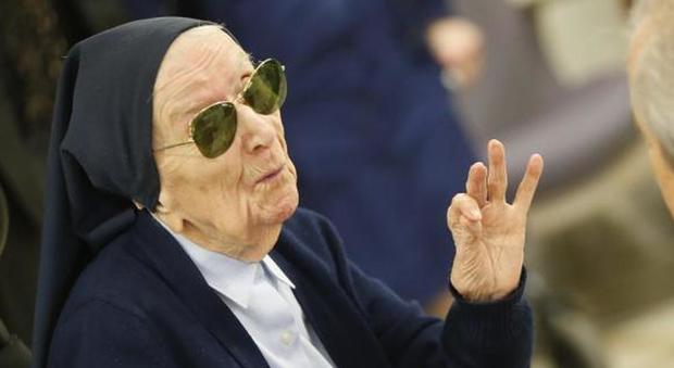 Suor Andrè festeggia 116 anni, è la donna più anziana d'Europa: «Felice perché prego»