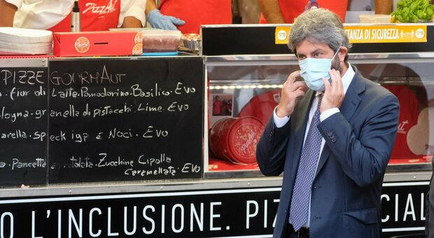 Sindaco di Napoli, Fico si sfila: «Io candidato? Sono presidente della Camera»