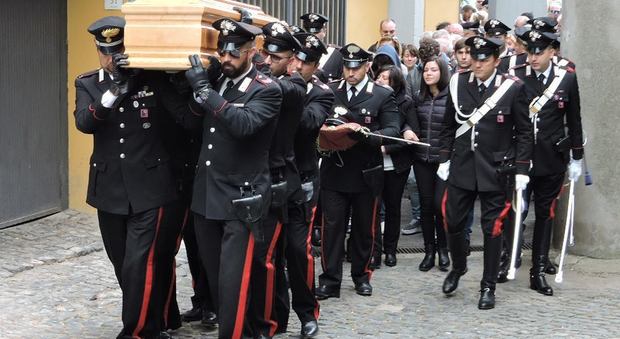 Ariccia piange il carabiniere Ciro Maione: folla per l'ultimo saluto