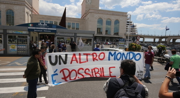 G7, cinquanta attivisti napoletani bloccati a Villa San Giovanni