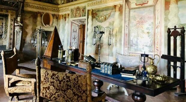 Aidan Turner sul set della serie "Leonardo!": Villa d'Este fa il pieno di star