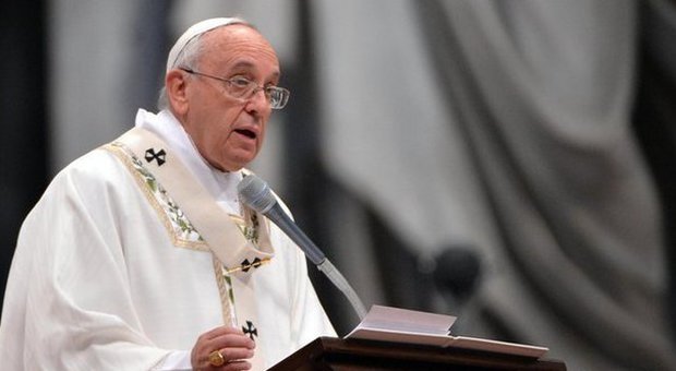 Papa Francesco: penso alla stanchezza dei sacerdoti, a volte sono stanco anch'io
