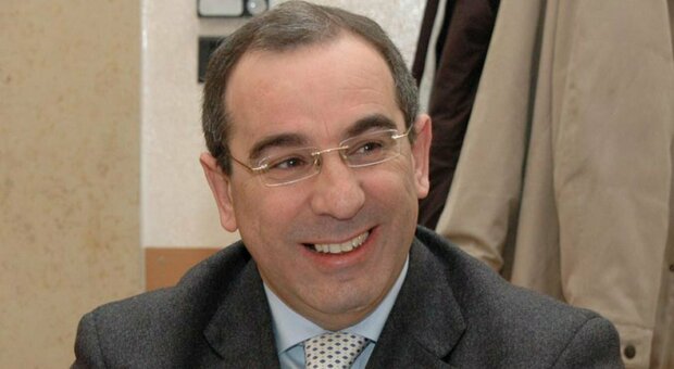 Michele Di Bari, si dimette capo dell'Immigrazione: «La moglie fa caporalato». Choc al Viminale