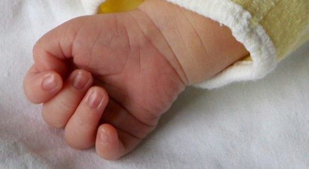 Coronavirus, positiva partorisce a Piacenza: il neonato è negativo