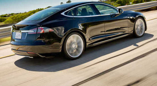 La Tesla S, uno dei modelli che rientra nel massimo degli ecoincentivi