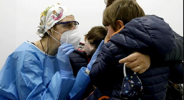 Virus, boom di casi al pronto soccorso pediatrico: grave un neonato